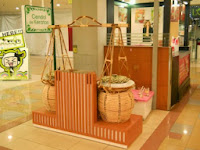 Rak Display Etalase Makanan - Custom Furniture Semarang