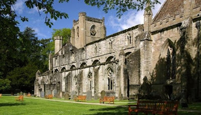 Pahatan Tersembunyi 600 Tahun Ditemukan Di Katedral Skotlandia