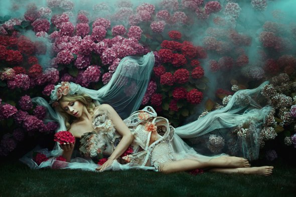 Bella Kotak 500px arte fotografia fashion surreal mulheres modelos flores magia beleza