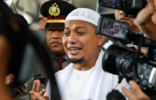 Blak-Blakan, KH M Arifin Ilham Ungkap Dalang Di Balik Aksi ‘Bubarkan FPI’