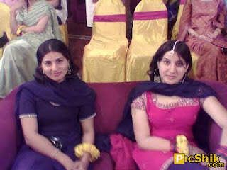 hot desi indian college girls enjoy party show her slim body