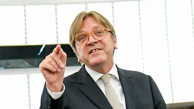 Guy Verhofstadt Donald Trumpon és Orbán Viktoron gúnyolódik a Twitteren