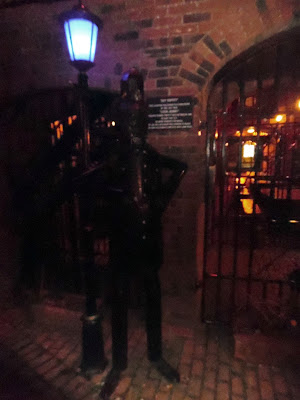 The statue outside the Exchange Bar in Brigg which pays tribute to the work of Sgt Robin Triffitt - known fondly as The Laughing Policeman - picture taken February 2019