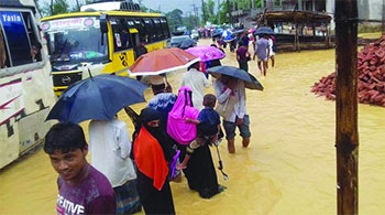 বৃষ্টিতে বিপর্যস্ত রোহিঙ্গারা, নিহত ৩