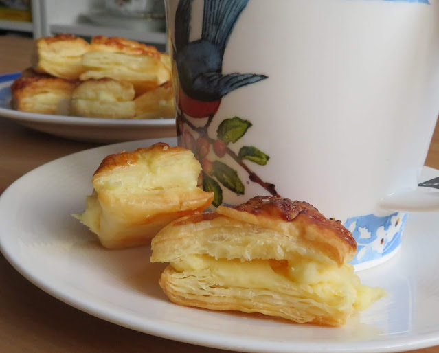 Lemon Puff Biscuits