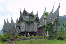 Gema Budaya Filosofi Rumah Gadang  Rumah  Adat Minangkabau 