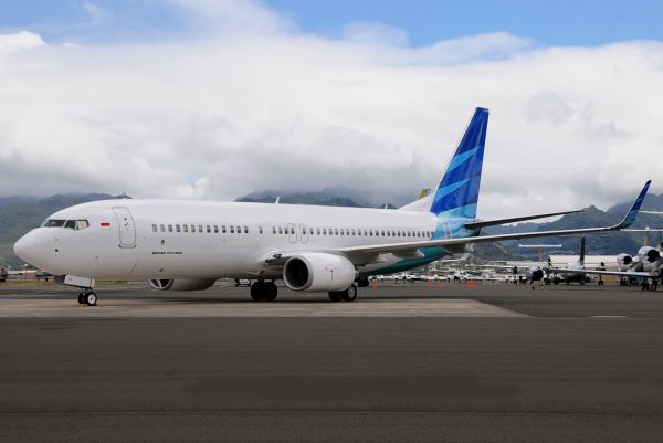 Gambar Pesawat Terbang BOEING 737 400 VVT I Gambar 