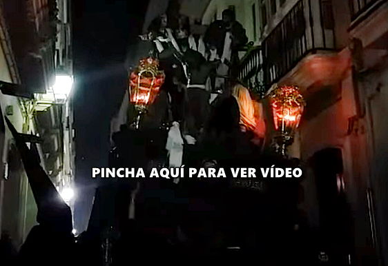 VÍDEO: FALLO EN LA "LEVANTÁ" Y GOLPE EN LA CRUZ (SEMANA SANTA 2016)