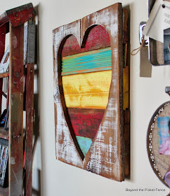 reclaimed wood, painted salvaged wood heart art http://bec4-beyondthepicketfence.blogspot.com/2014/02/reclaimed-wood-heart-art.html