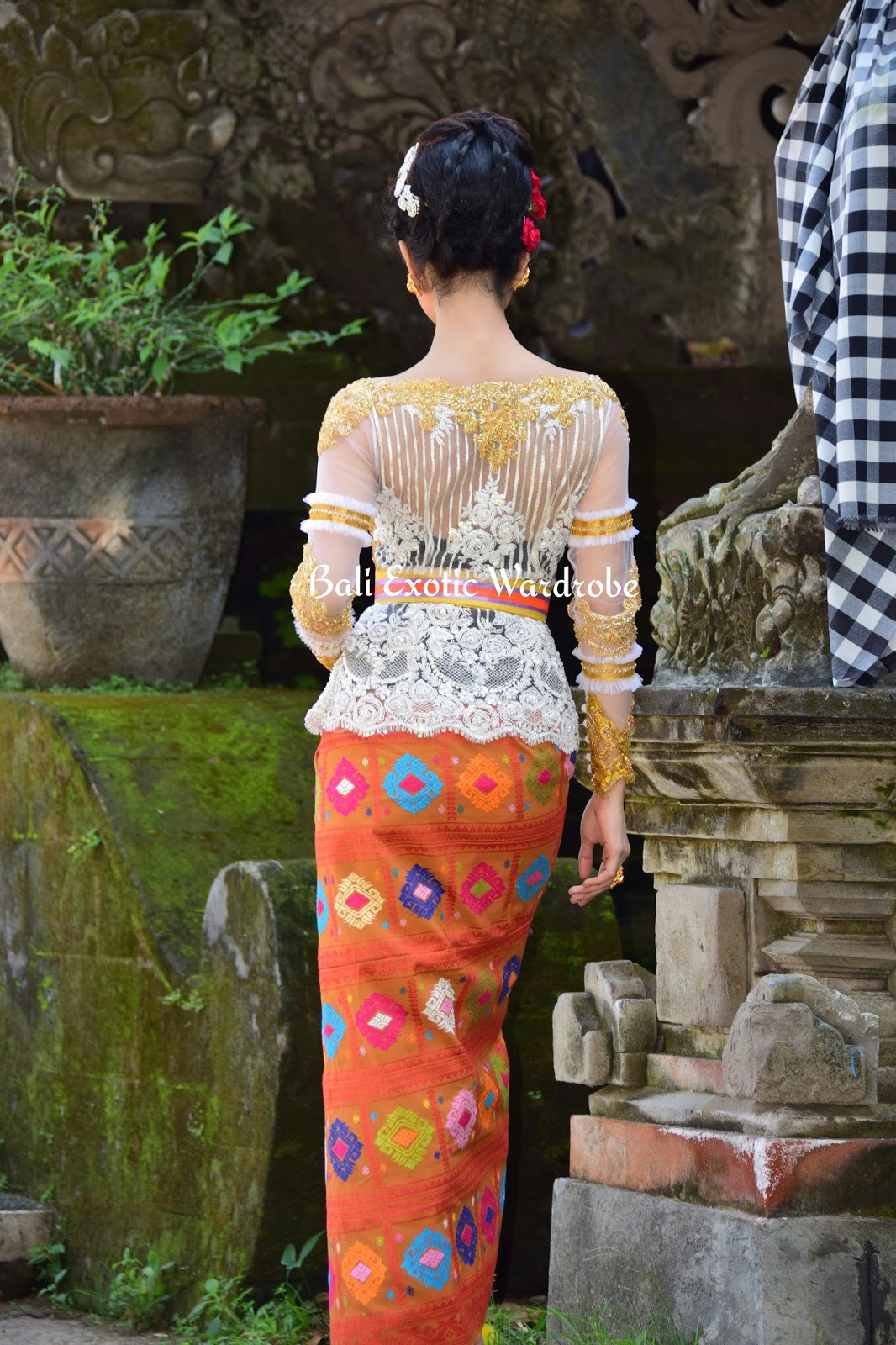  Bali  Exotic Wardrobe Kebaya  Brokat  Putih Gold