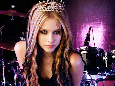 This is Avril Lavigne and What The Hell live at Dick Clark's New Years Eve