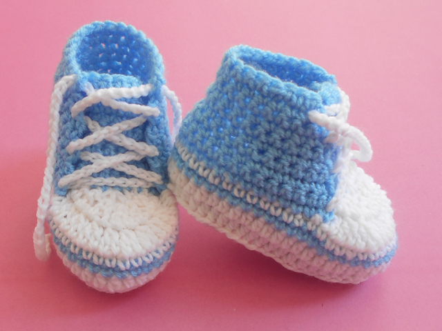 Ribbed Cuff Baby Booties Crochet Pattern - Aunt B's Loops & Stitches