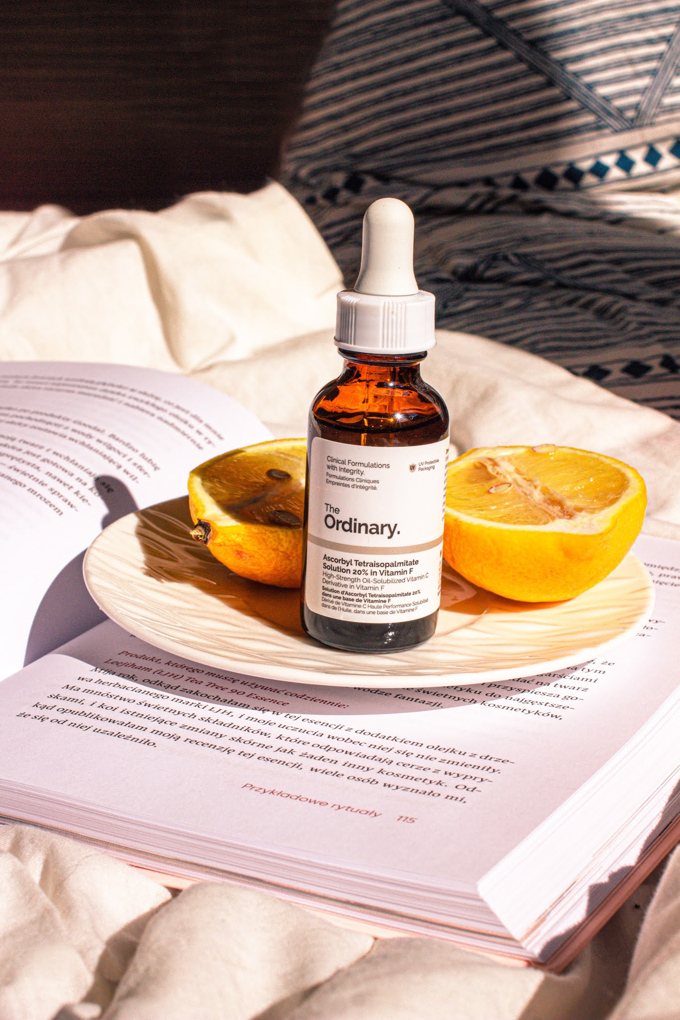 THE ORDINARY - ASCORBYL TETRAISOPALMITATE SOLUTION 20% IN VITAMIN F - SERUM OLEJOWE Z WITAMINĄ C I F