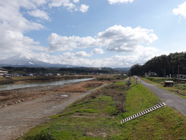 鳥取県西伯郡伯耆町大殿　日野川