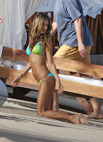 Alessandra Ambrosio Cadid Bikini Picture Pure Beach pics - http://celebrity-pure.blogspot.com