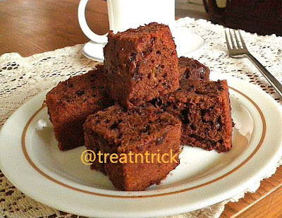 Banana Brownies Eggless Recipe @ treatntrick.blogspot.com