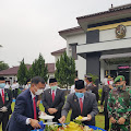 Peringati Hari Jadi ke 74, Bupati DS Potong Tumpeng di Lapangan