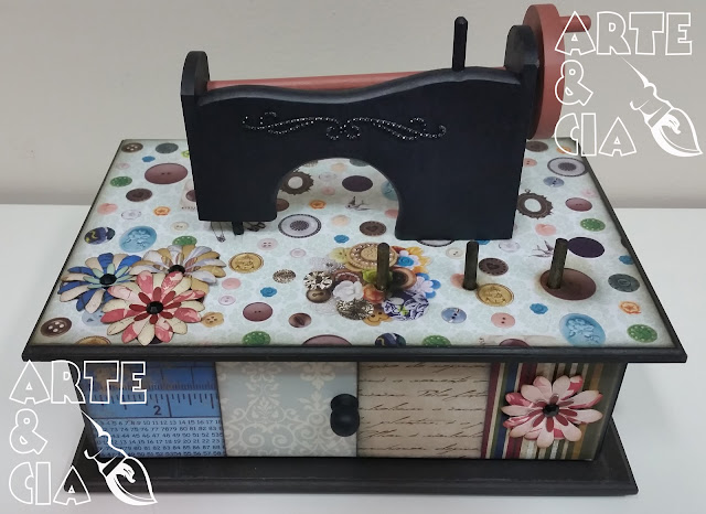 Caixa de Costura em MDF com Maquininha: Scrapbook, Decoupage e Pintura - Arte & Cia Santa Inês 5