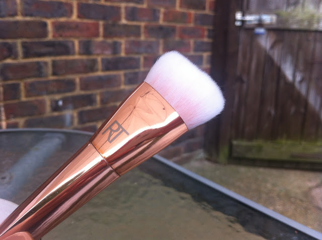  Bold Metals Flat Contour Brush Review