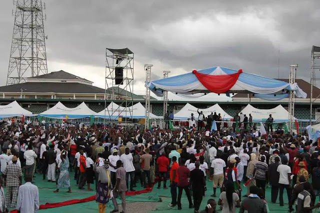 Thousands of Dickson's supporters defect to APC