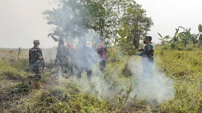 Tim Gabungan Karhutla HST Padamkan Satu Hektar Lahan Di Panggang Marak