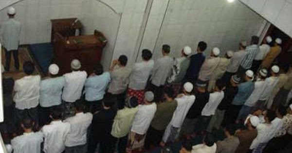 Hukum shalat tarawih 4 rakaat Salam  wisbenbae