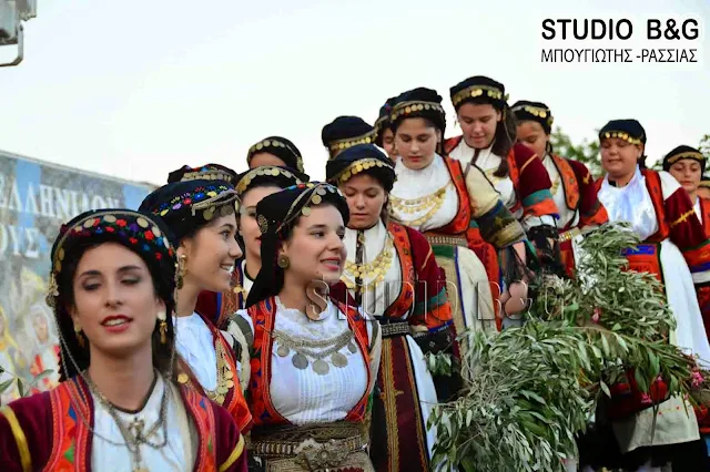 Χορευτική εκδήλωση του Λυκείου Ελληνίδων παράρτημα Άργους 