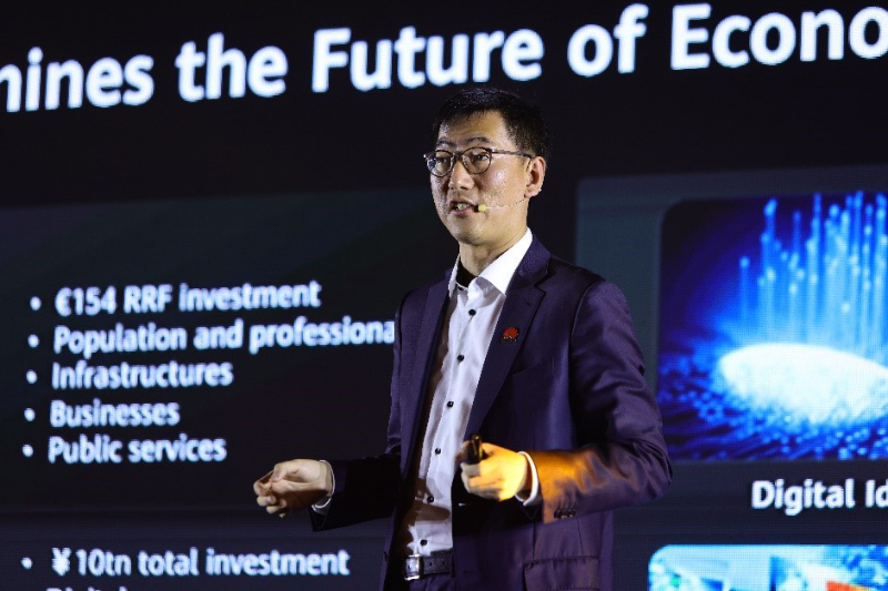 Hacken Li, CTO HUAWEI Datacom Product Line