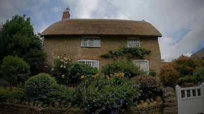 Durdle Door, Lulworth Cove, Staycation, England, Adventure, The Serial Adventurer, Beach, Sea, Kayaking, Jurassic Coast, Hiking, Holiday, Places to Visit, Things to do, ideas, Isle of Portland, Portland Bill Lighthouse, Chesil Beach, Cerne Abbas, Cerne Giant, Chalk Carving, Abbotsbury