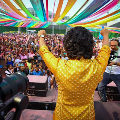 South Star Nani was spotted playing Holi while promoting his upcoming film Dasara