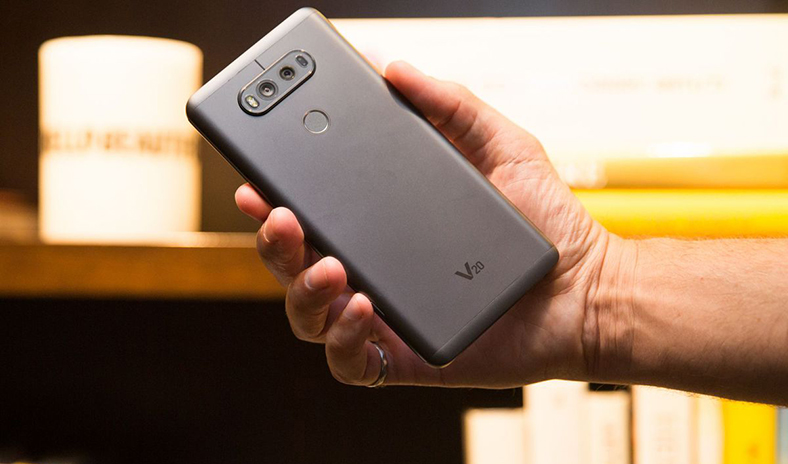 LG bomb did explode: Here LG V20'N Specifications and Price!