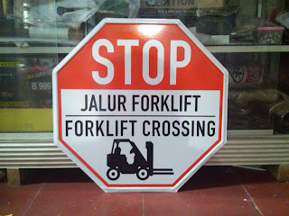 forklift-crossing-sign-rambu