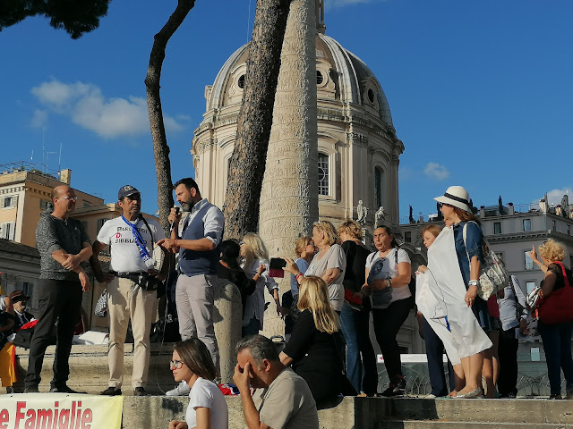 manifestazione bambini di Bibbiano