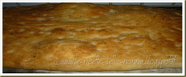 Cubetti di focaccia ripieni di mortadella (6)