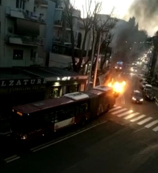 Flambus: prende fuoco un bus ATAC a Montesacro