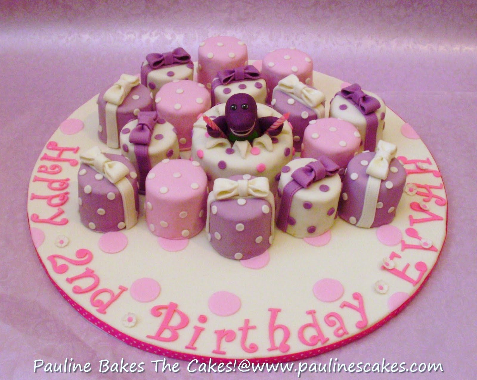 mini cakes wedding