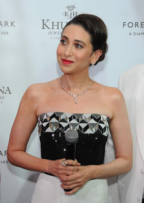 karishma kapoor latest image 