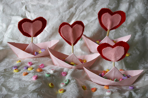 valentines table decorations. holiday decorations are at