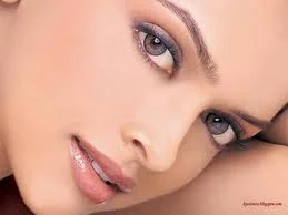 Deepika Padukone clear eyes