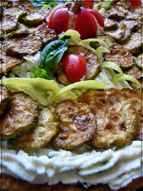 http://www.pecorelladimarzapane.com/2010/05/crostata-con-ricotta-fresca-e-zucchine.html