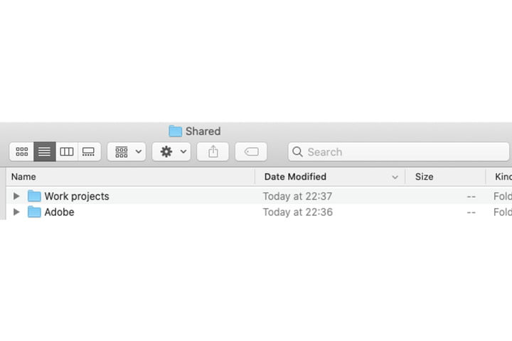 إدخال الملفات في المجلد المشترك على جهاز Mac.