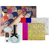 Kit com esmalte verdinho, top coat e folhinhas metalizadas