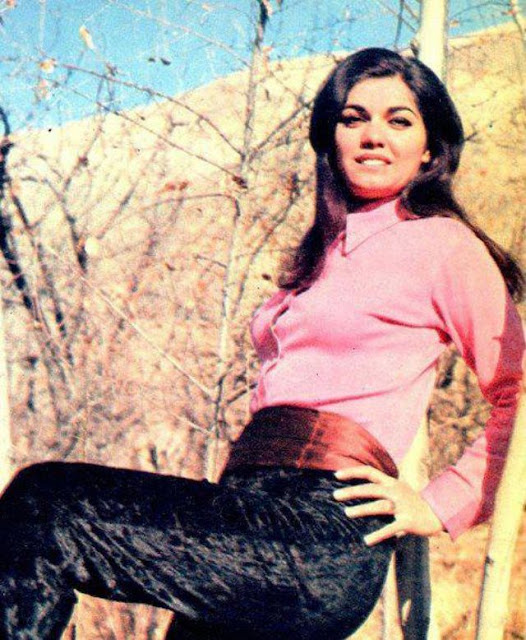 Photographs of women in Iran before the Islamic revolution