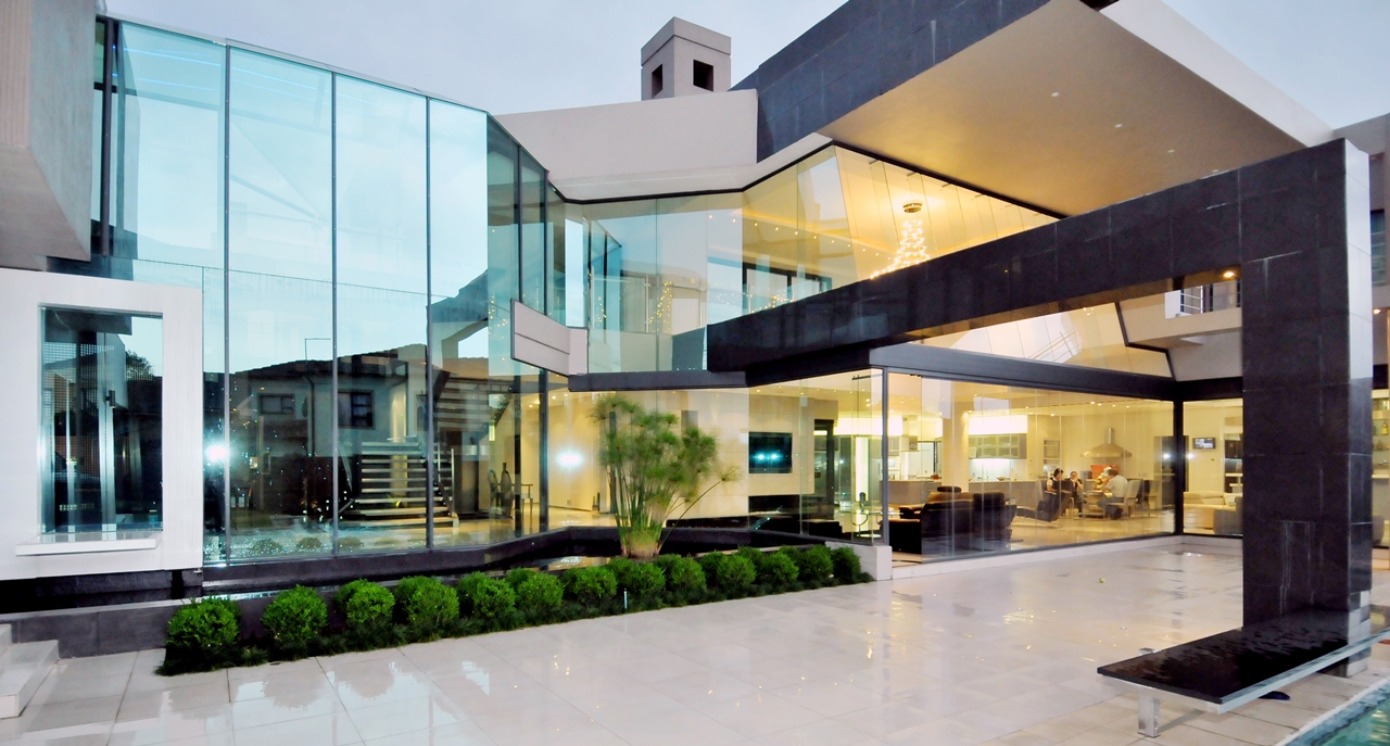 Huge Modern  Home  In Hollywood Style By Nico van der Meulen 