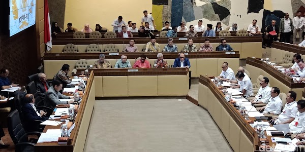 Tegur Mendagri Tito, Johan Budi: Lain Kali Kalau Rapat Jangan Telat!