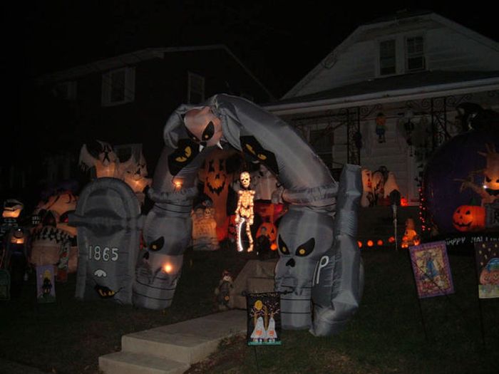 Spooky Halloween  Front Yard  Decorations  Damn Cool Pictures