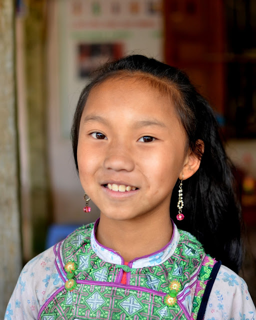Sapa Vietnam Dao Hmong arrozal arroz Sa Pa Lao Chai Ta Van Su Pan Giang Ta Chai. niña sonrisa
