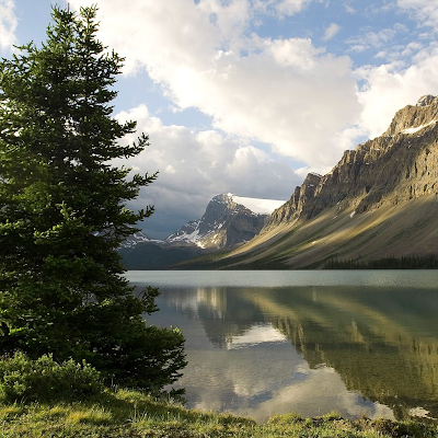 iPhone Wallpaper: Calm Lake