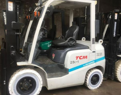 Xe nâng dầu diesel TCM 2.5 tấn Nhật Bản