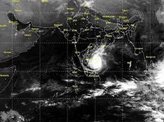 Cyclone across South India stops flights to and from Chennai
